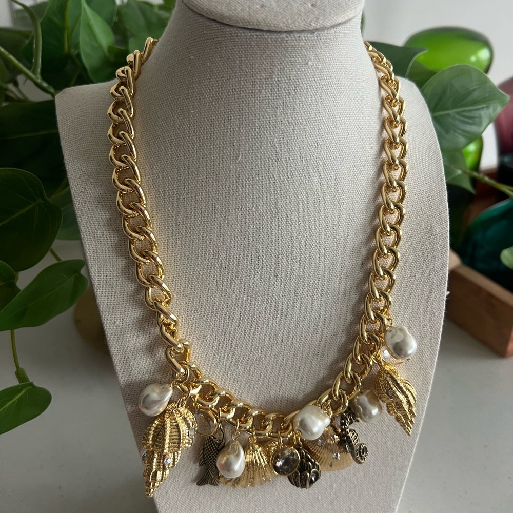 NEW Kurt Geiger Shell Necklace